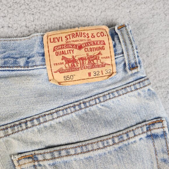 Levi's 550 Relaxed Fit Straight Leg Light Wash Denim Jeans Mens 32x32 Thrashed - Picture 8 of 13